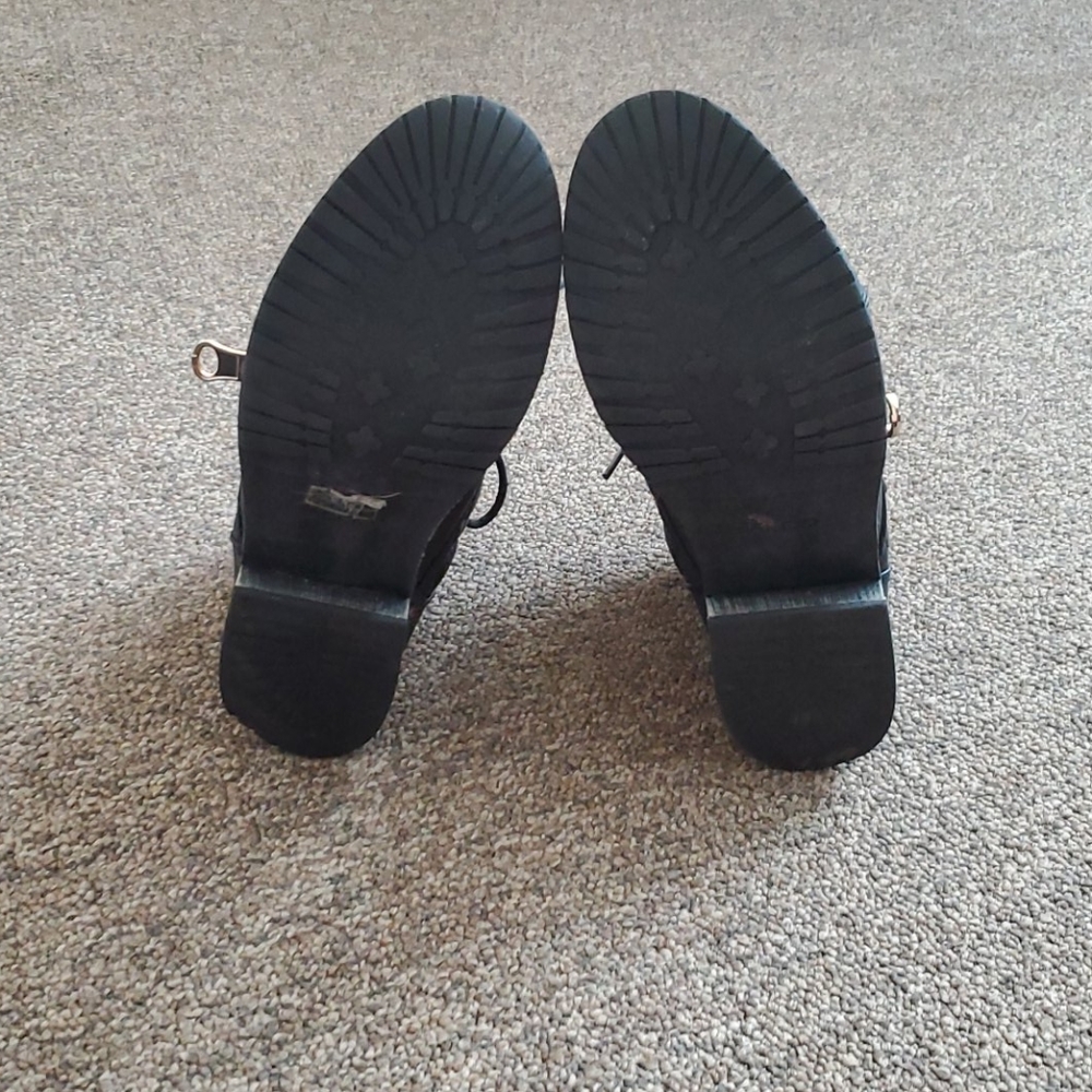 Boots - Picture 3 of 3